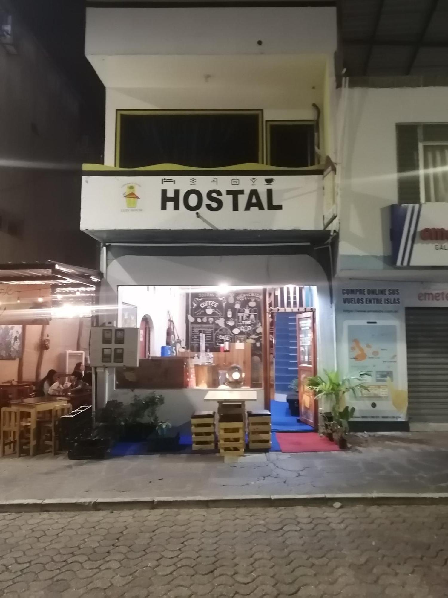 Hostal La Casa De Luis Puerto Baquerizo Moreno Extérieur photo