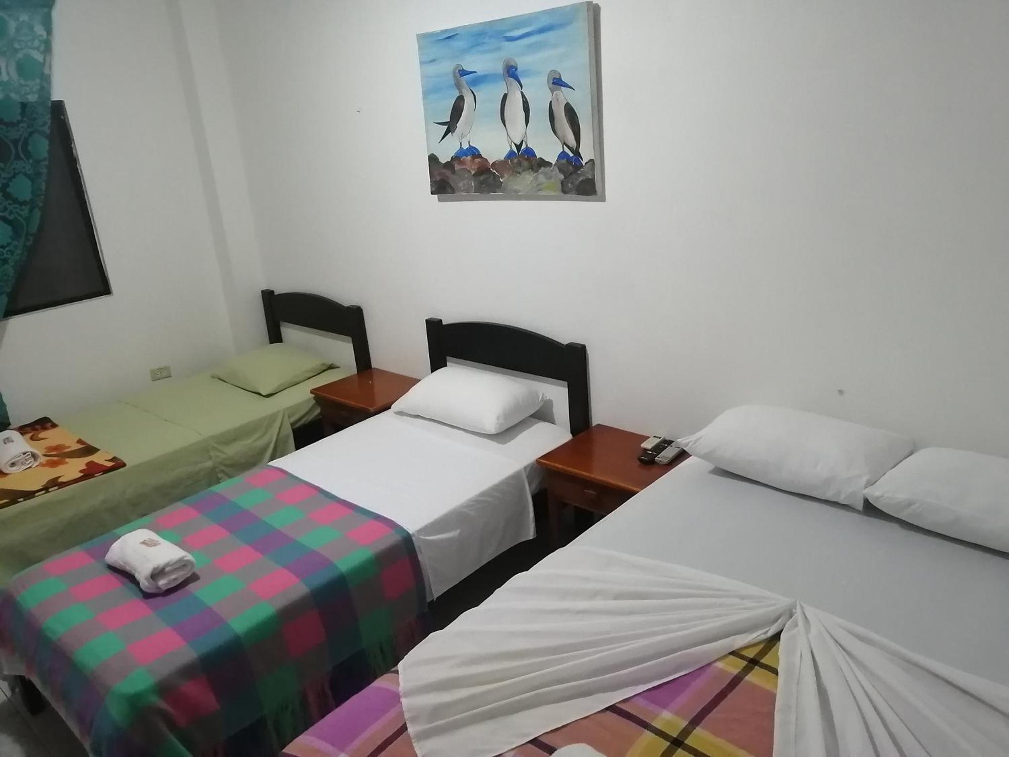 Hostal La Casa De Luis Puerto Baquerizo Moreno Extérieur photo