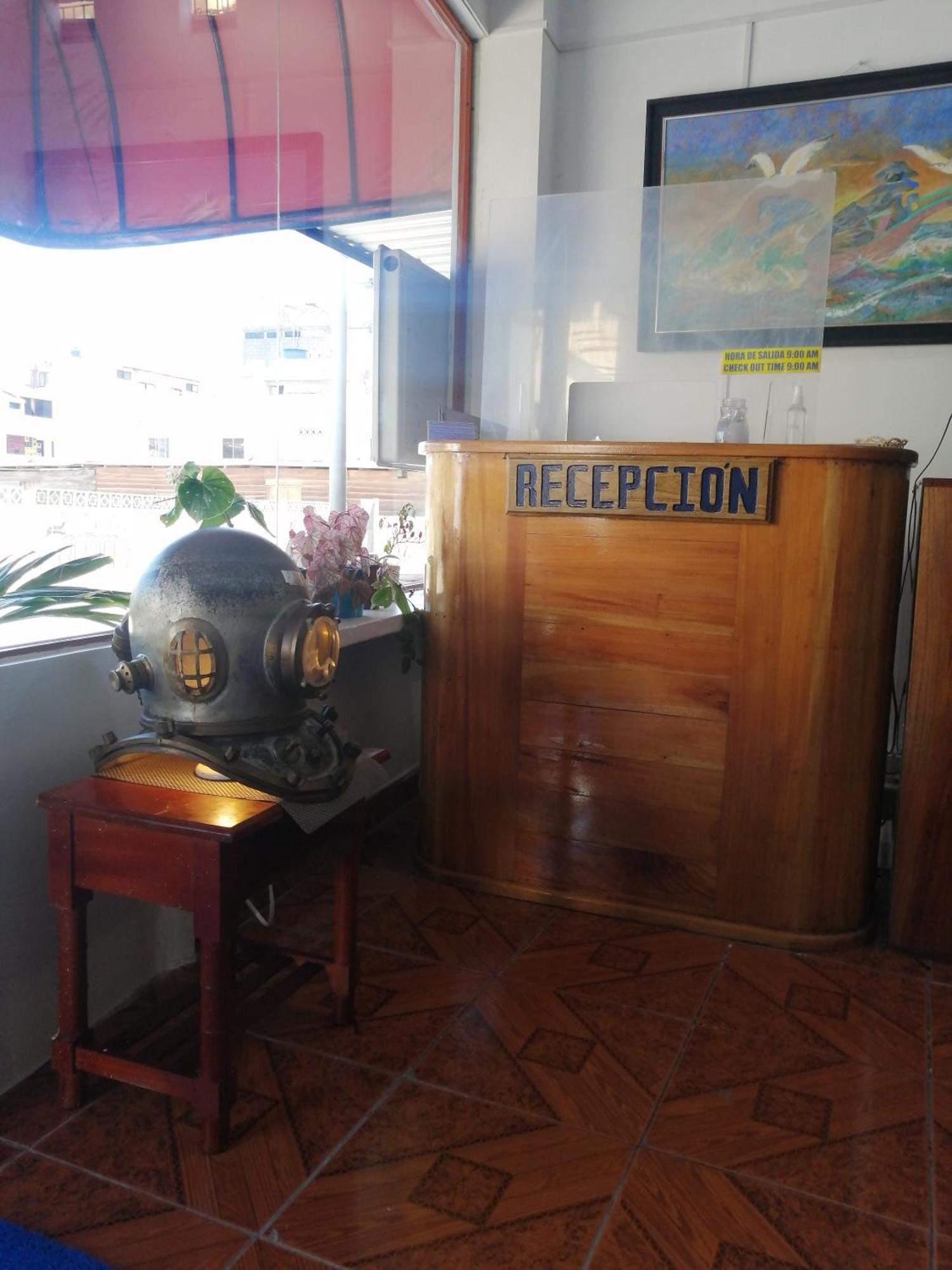 Hostal La Casa De Luis Puerto Baquerizo Moreno Extérieur photo
