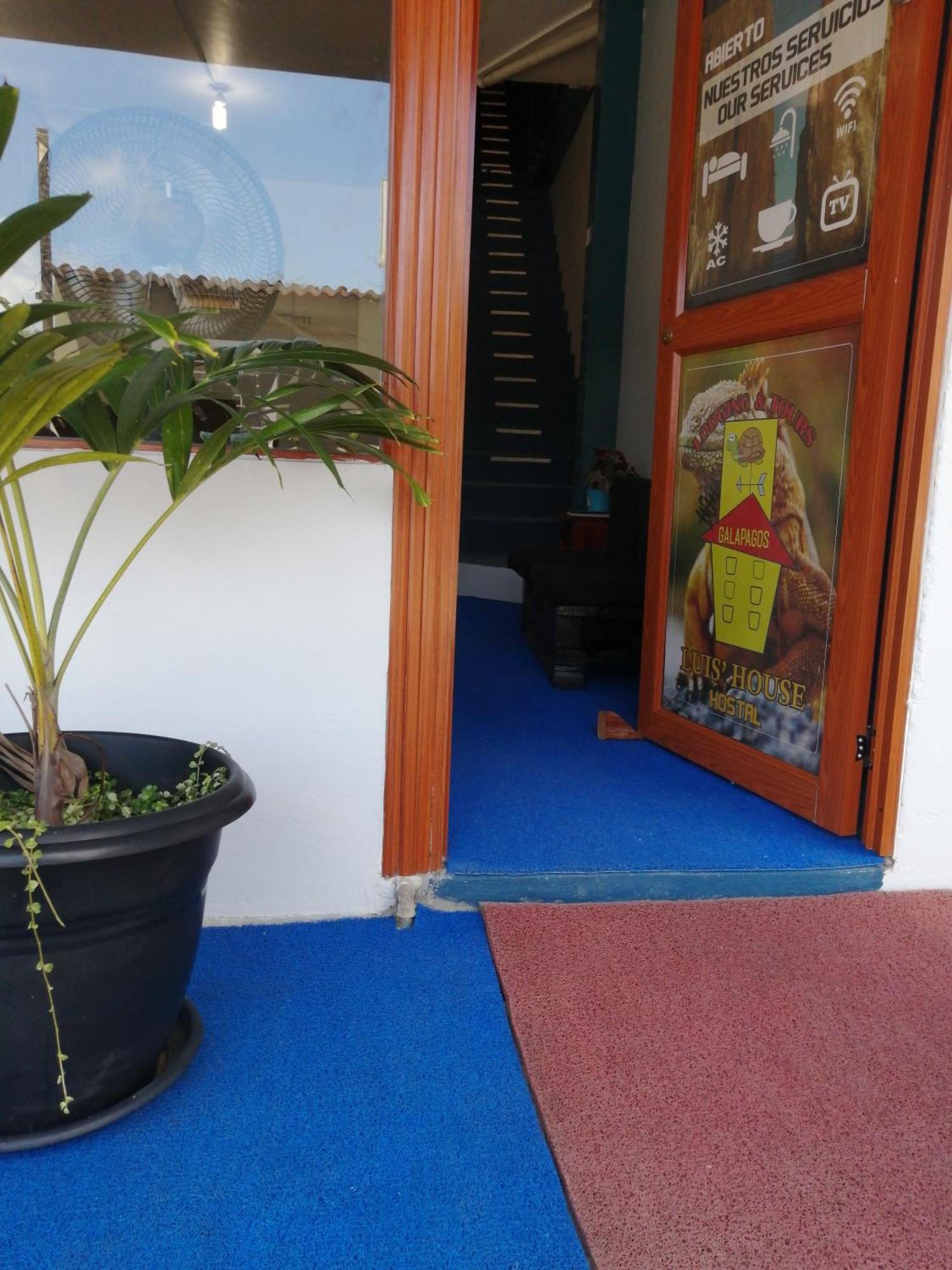 Hostal La Casa De Luis Puerto Baquerizo Moreno Extérieur photo