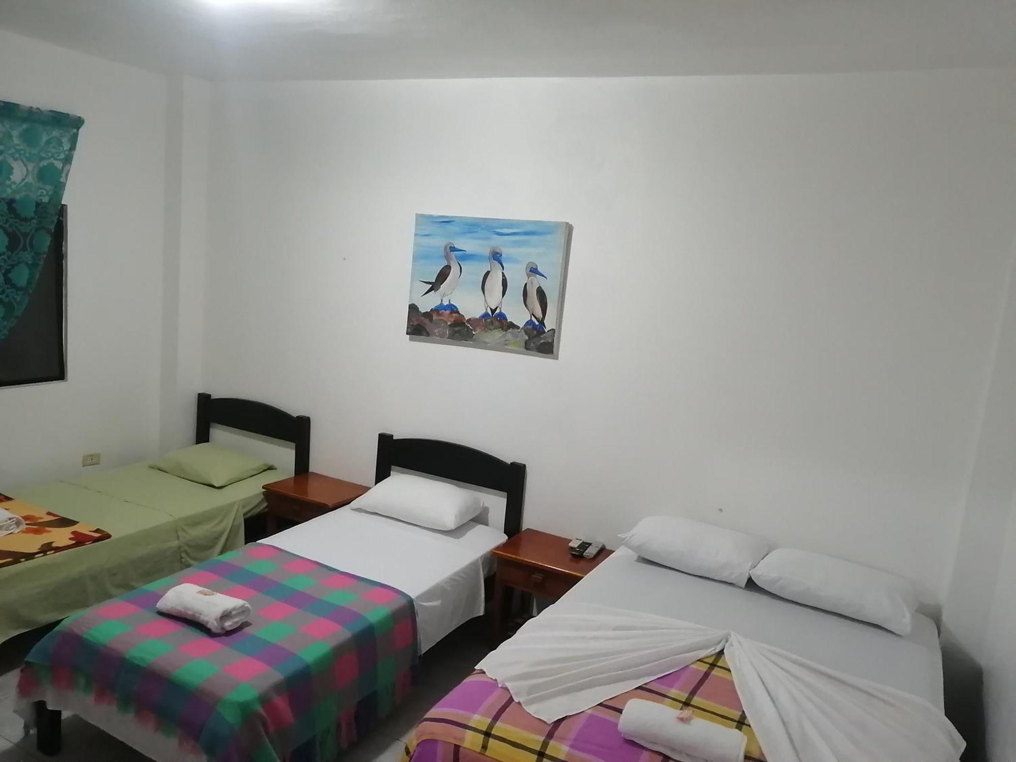 Hostal La Casa De Luis Puerto Baquerizo Moreno Extérieur photo