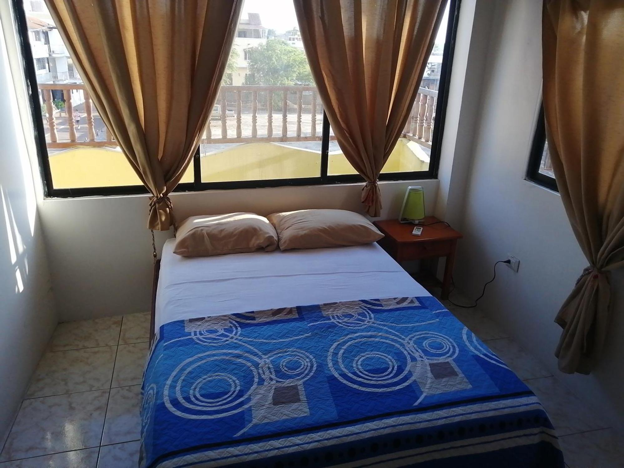 Hostal La Casa De Luis Puerto Baquerizo Moreno Extérieur photo