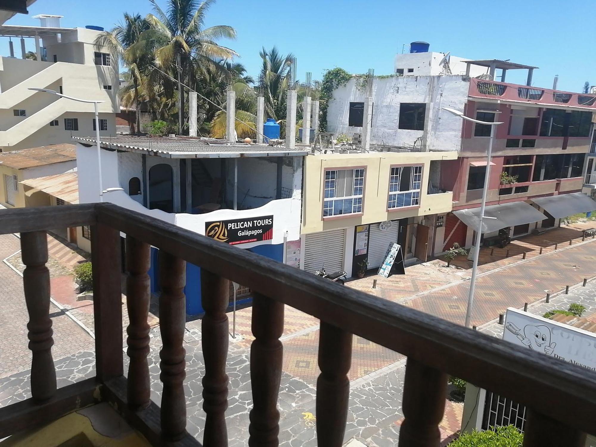 Hostal La Casa De Luis Puerto Baquerizo Moreno Extérieur photo