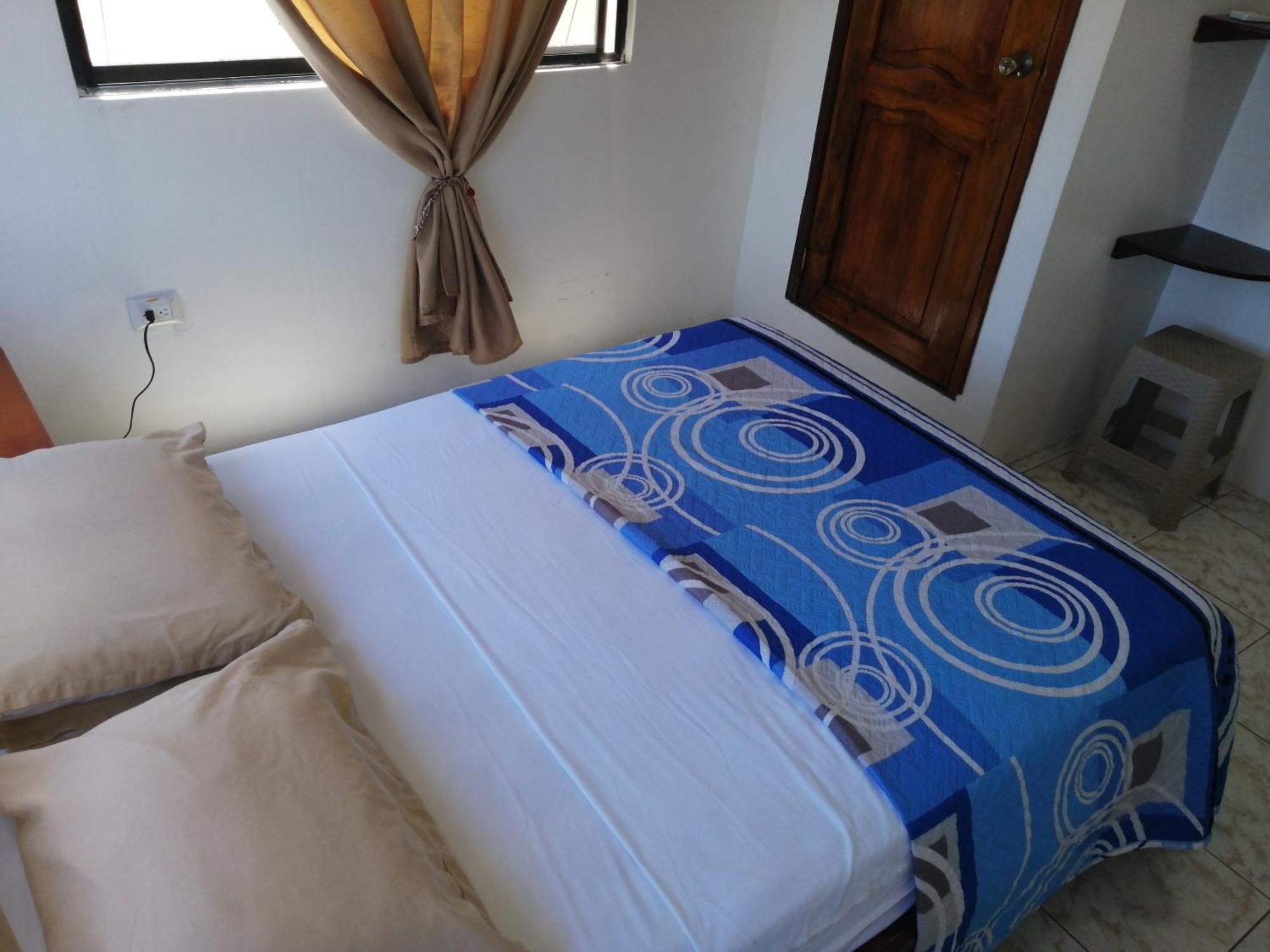 Hostal La Casa De Luis Puerto Baquerizo Moreno Extérieur photo